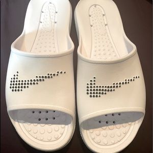 NWOT MENS’S NIKE SLIDES